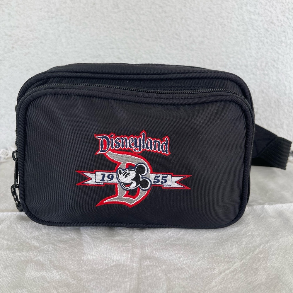 Disneyland Resorts black Mickey Mouse fanny pack belt bag
